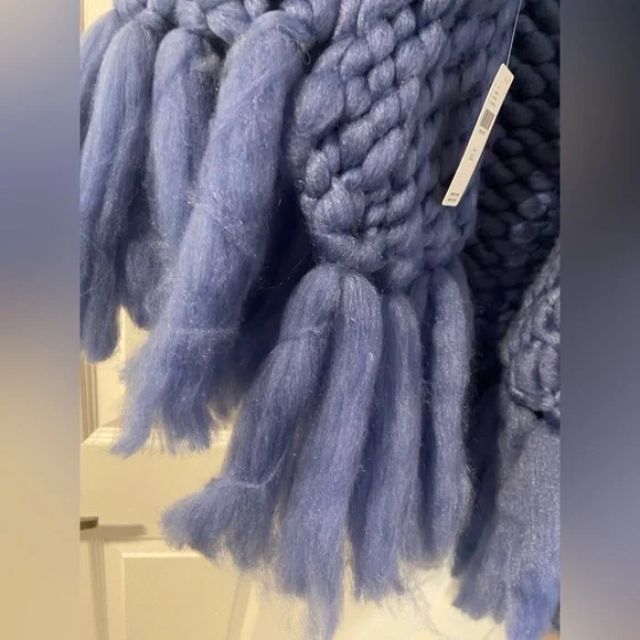 Anthropologie Chunky Cable-Knit Scarf Wrap - Picture 11 of 13